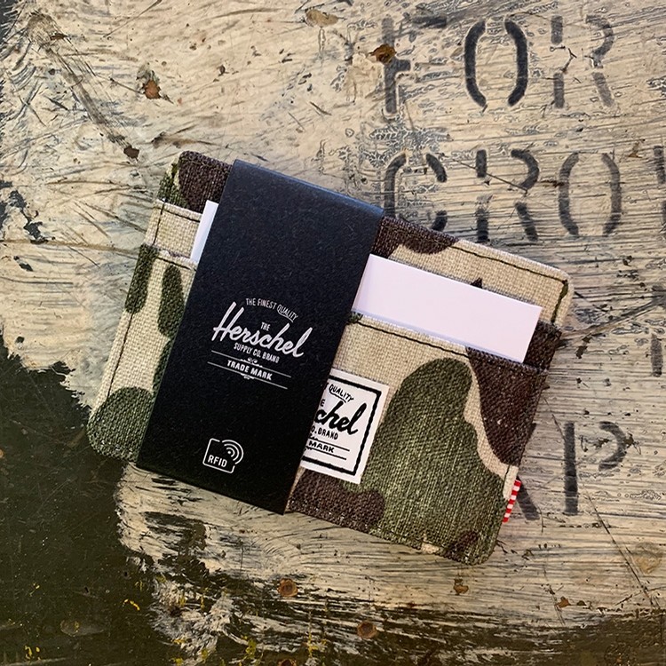 Herschel frog camo best sale