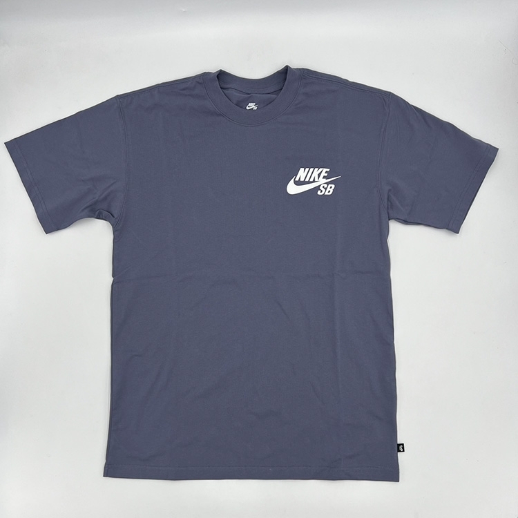 Nike small logo tee best sale