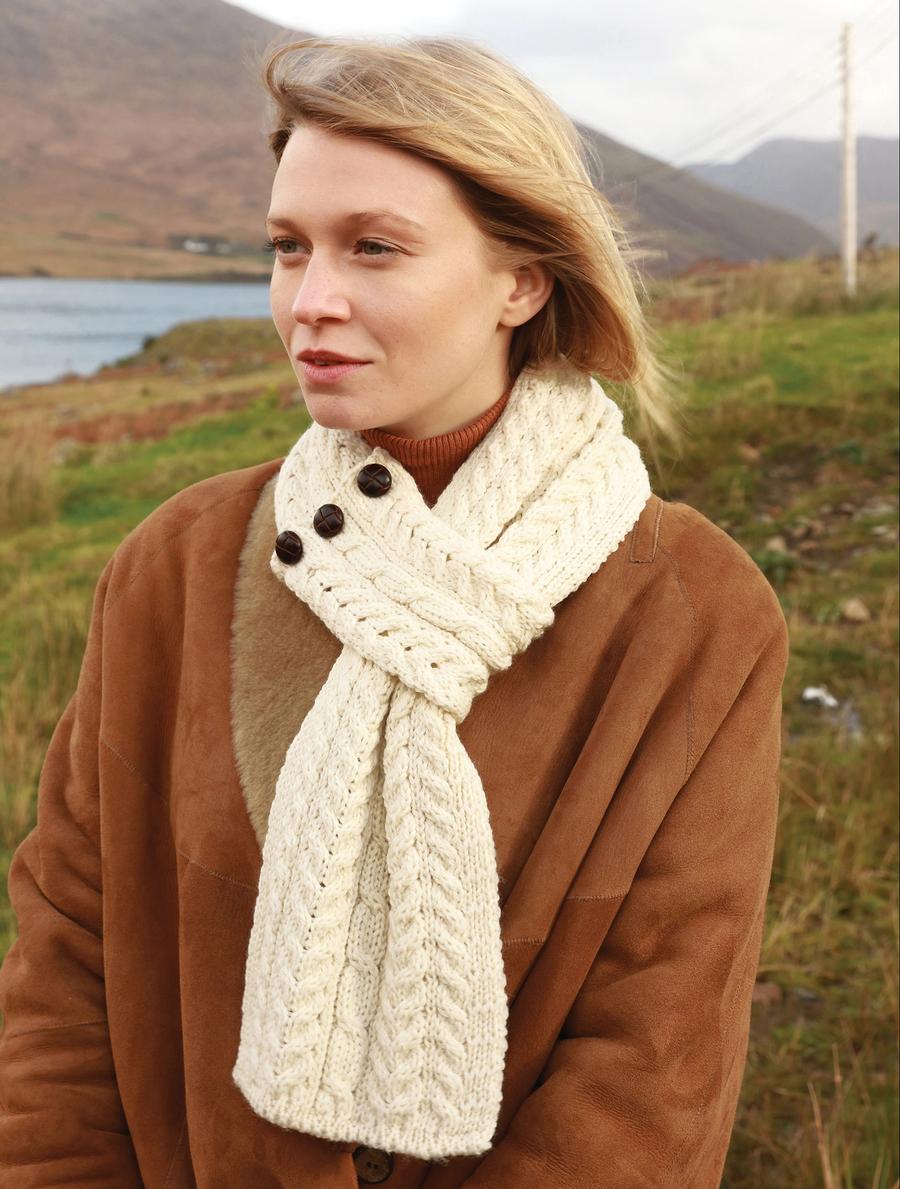 Aran Woollen Mills Irish Buttoned Loop Scarf (Natural) Clothing ...