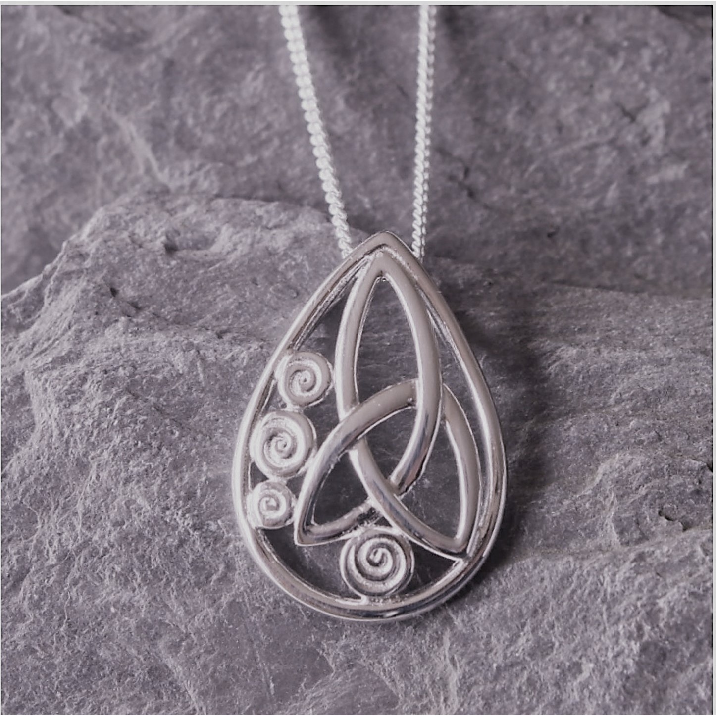 Trinity pendant online necklace