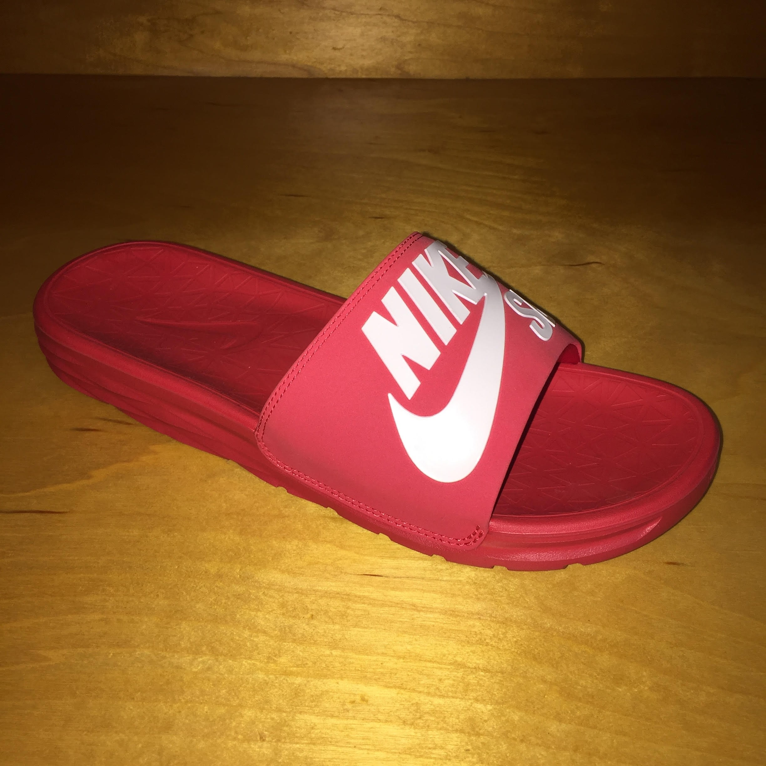Nike SB Benassi Solorsoft Red Footwear 